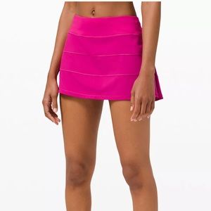 Lululemon Pace Rival Mid-Rise Skirt Size 4 in color Ripened Raspberry